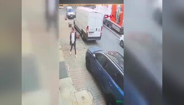 Pes dedirten olay: Aracın üzerine idrarını yaptı o da yetmedi sahibine saldırdı!
