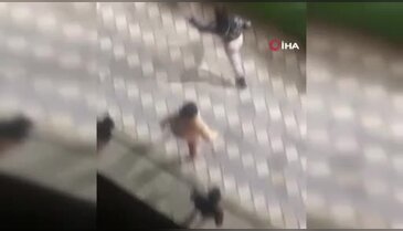 Kadınların saç başa birbirine girdiği kavgası kameraya yansıdı
