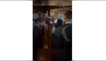 Düğünde havaya ateş açan belediye başkanına tepki yağıyor