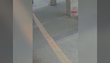 Bursa'da gençlerden Nazım ve Münevver'e tebessüm ettiren dokunuş