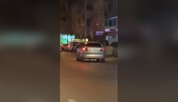 Bursa'da trafikte tehlikeli anlar! Makas ata ata gitti...