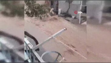 Bozuk yollar, sağanakla dere yatağına döndü