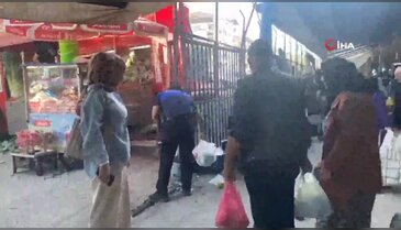 Zabıtadan seyyar satıcı kadına sert müdahale