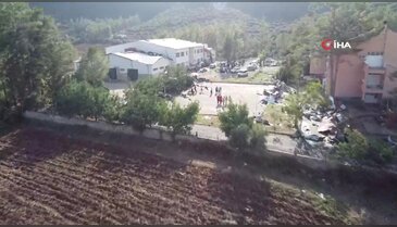 Hortum dersteki öğrencileri yakaladı: Okul binası hasar gördü
