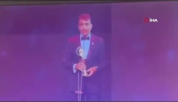 Afife Jale Tiyatro Ödülleri'nde akılalmaz hata! Ünlü ismi ölenler arasında anıldı...