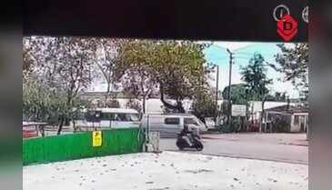 Bursa'da korkutan kaza! Minibüs, kamyonete çarptı...
