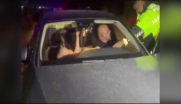 Polisin alkollü sürücü ile imtihanı! 'Babam hakim, Valiyi arayacağım'