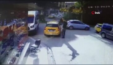 Kafeye otomatik tüfekle saldırı anı kamerada