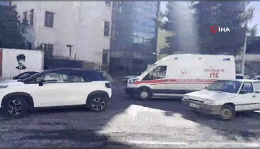 Trafikte ilerleyemeyen ambulans sürücüsü ters yöne girdi