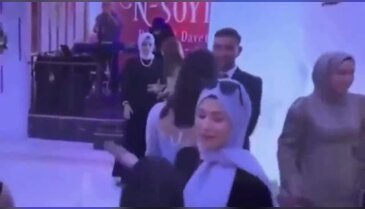 Damada yakın oynayan genç kız, gelinin hareketiyle şoke oldu