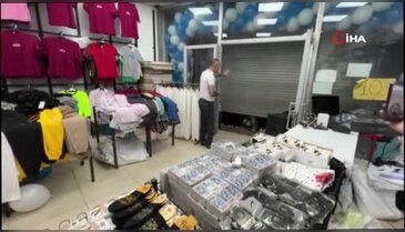 "Ne alırsan 50 lira" dediler! Mağazanın önünde izdiham oluştu