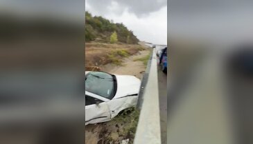 Bursa'da otomobil su kanalına uçtu! Aile ölümden döndü...