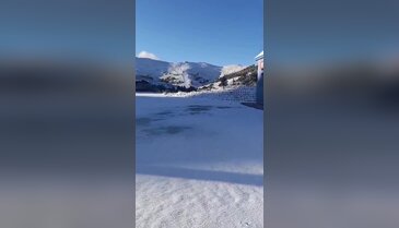 Bursa'da bembeyaz bir pazar sabahı...