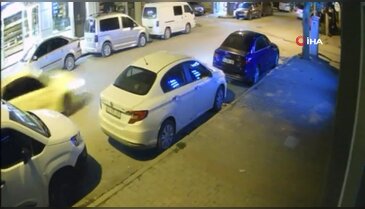 Kapalı olan kuaförün camlarına yumurta fırlattı