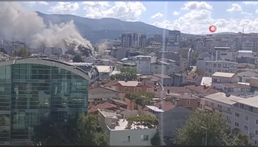 Bursa'da 2 katlı müstakil ev alev alev yandı