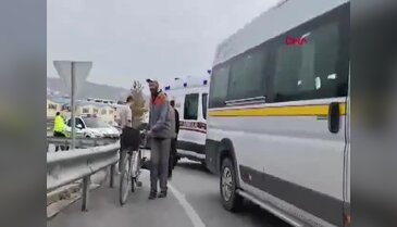 Bursa'da servis minibüsü yayaya çarptı!