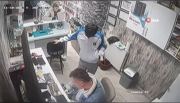 Korkutan anlar: Tamir ettikleri batarya alev aldı