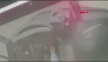 Motosiklete sinirlenip otobüsü durağa sürdü! Ölü ve yaralılar var...