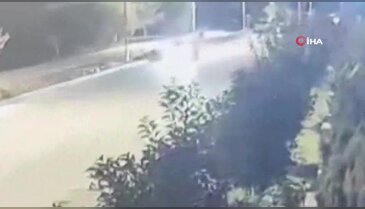 Motosiklet 'U' dönüşü yapan otomobille çarpıştı