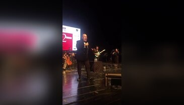Cumhuriyet coşkusu, Hakan Aysev'in sesiyle Bursa'da yankılandı!