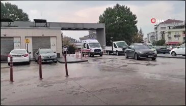 Bursa'da kamyonlar çarpıştı: Sürücü sıkıştı