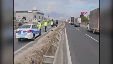 Bariyere çarpan kamyonetin sürücüsünün ayağı koptu