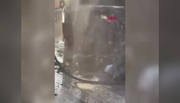Minibüsle çarpışan motosikletin sürücüsü çıkan yangında öldü