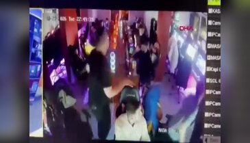 2- Bursa'da hissedilen deprem güvenlik kamerasına yansıdı!