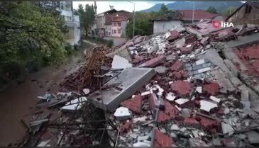 Balıkesir'de korku dolu gece yaşandı! Yıkım gün ağarınca ortaya çıktı