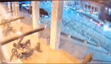 Balıkesir'de 6.1 büyüklüğündeki deprem güvenlik kamerasında!
