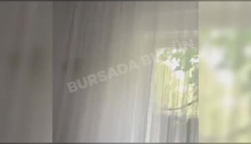 Şiddetli deprem sonrası Bursa'da bir ev boydan boya çatladı!