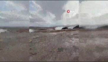 Fırtına evin çatılarını uçurdu