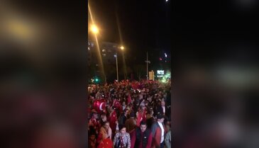 102. yıl coşkusu sokaklara taştı... Bursa'da Cumhuriyet yürüyüşü!