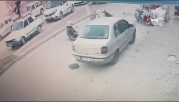 Bursa'da karşıdan karşıya geçerken neye uğradıklarını şaşırdılar