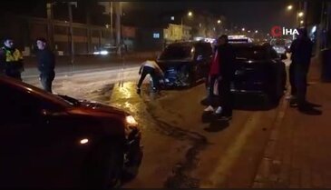 Bursa'da gece yarısı zincirleme kaza!