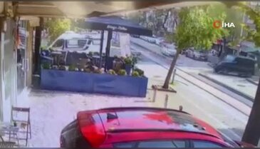 Bursa'da milyonlarca liralık araca çarpmamak için dükkana daldı!