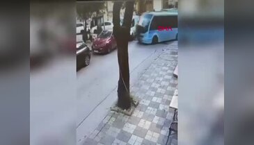 9 gün arayla aynı kaza; minibüs yayaya çarptı