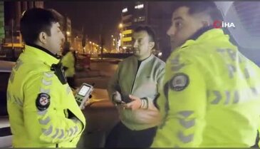 Polisin alkollü yolcuyla imtihanı kamerada