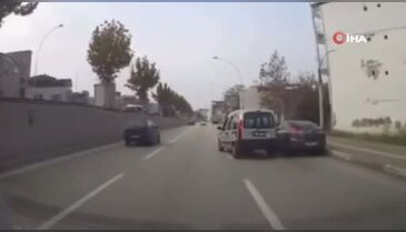 Bursa'da kazalar araç kamerasına yansıdı
