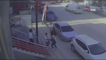 Deprem paniğiyle kaçan vatandaşların o anları kamerada