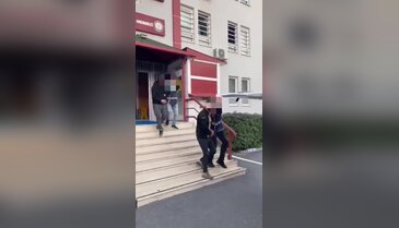Bursa'da oto hırsızları polisten kaçamadı!
