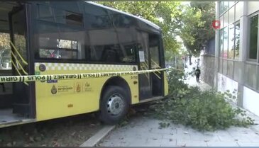 Direksiyon başında kalp krizi geçiren otobüs şoförü kurtarılamadı...
