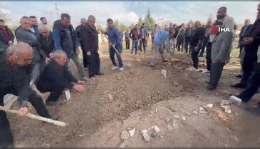 Elazığ'da bir hafta sonra cesedi bulunmuştu! Son yolculuğuna uğurlandı...