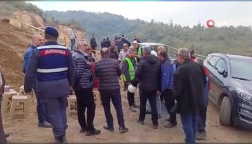 Göçük altında kalan kamyon şoförünü arama çalışması başladı