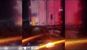 Bursa'da lüks otomobil park halindeki tıra çarptı