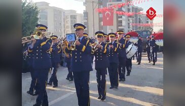 Şehit Pilot Binbaşı Serdar Uslu'yu Bursa'da binlerce kişi uğurladı! Gözyaşları sel oldu...
