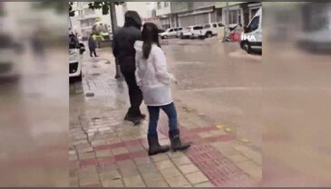 Sağanak nedeni ile yollar göle döndü
