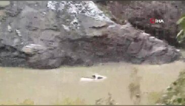 Kayadan kaçarken suya düştüler! 4 madenci...