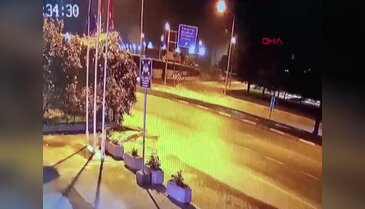 Bursa'da gece saatlerinde korkutan kaza! Takla attığı anlar kamerada...