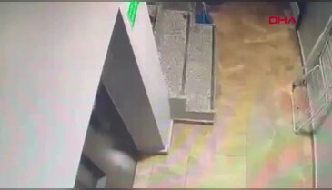 Karısını oğlunun arkadaşıyla otelde bastı! Ortalık kan gölüne döndü